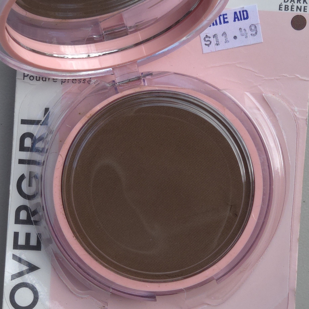 COVERGIRL Clean Fresh Pressed Powder - Soft Pink Compact - Picture 2 of 5